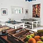 Blue Boutique & Suites ホステル