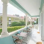 Blue Boutique & Suites Hostel Estoril