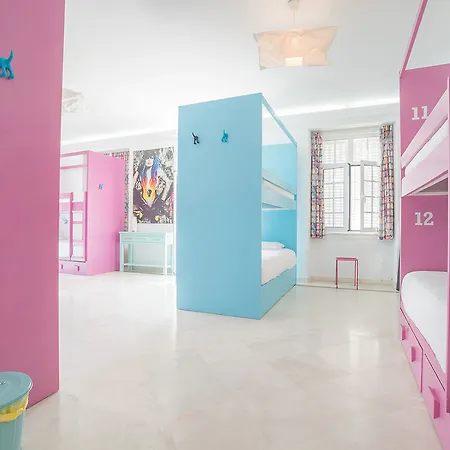 Blue Boutique & Suites Hostel *