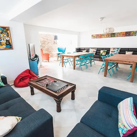 Hostel Blue Boutique & Suites Εστορίλ