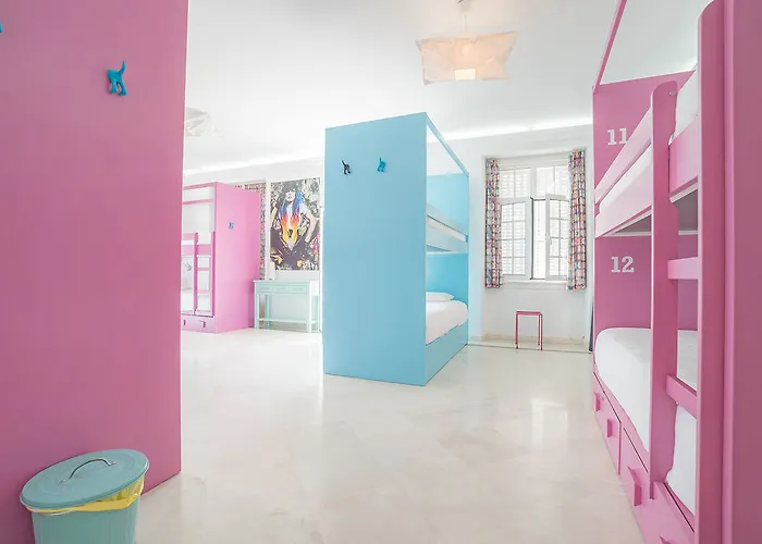 Blue Boutique & Suites Hostel *