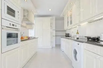 Blue Boutique & Suites Εστορίλ