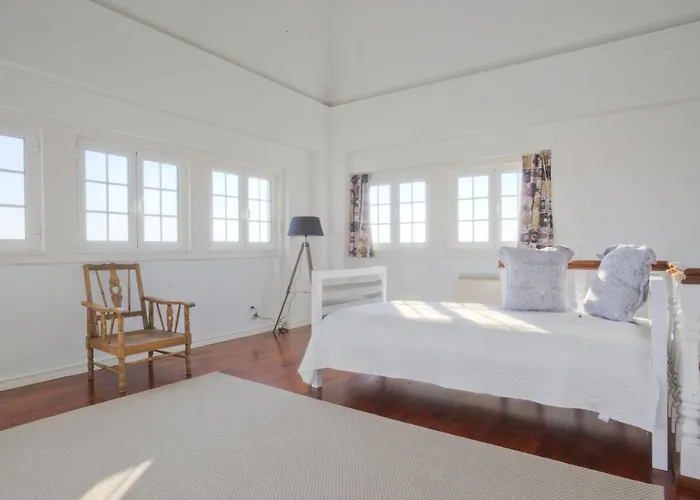 Blue Boutique & Suites Hostel Estoril