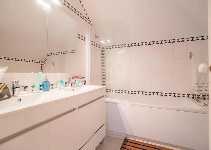 Hostel Blue Boutique & Suites Εστορίλ