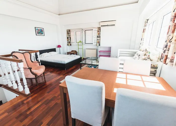 Hostel Blue Boutique & Suites Εστορίλ